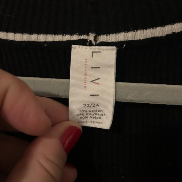 LIVI Mid V-Neck Contrast Matching Sweater & Pant Set | 22/24 | Black & White - Picture 5 of 7